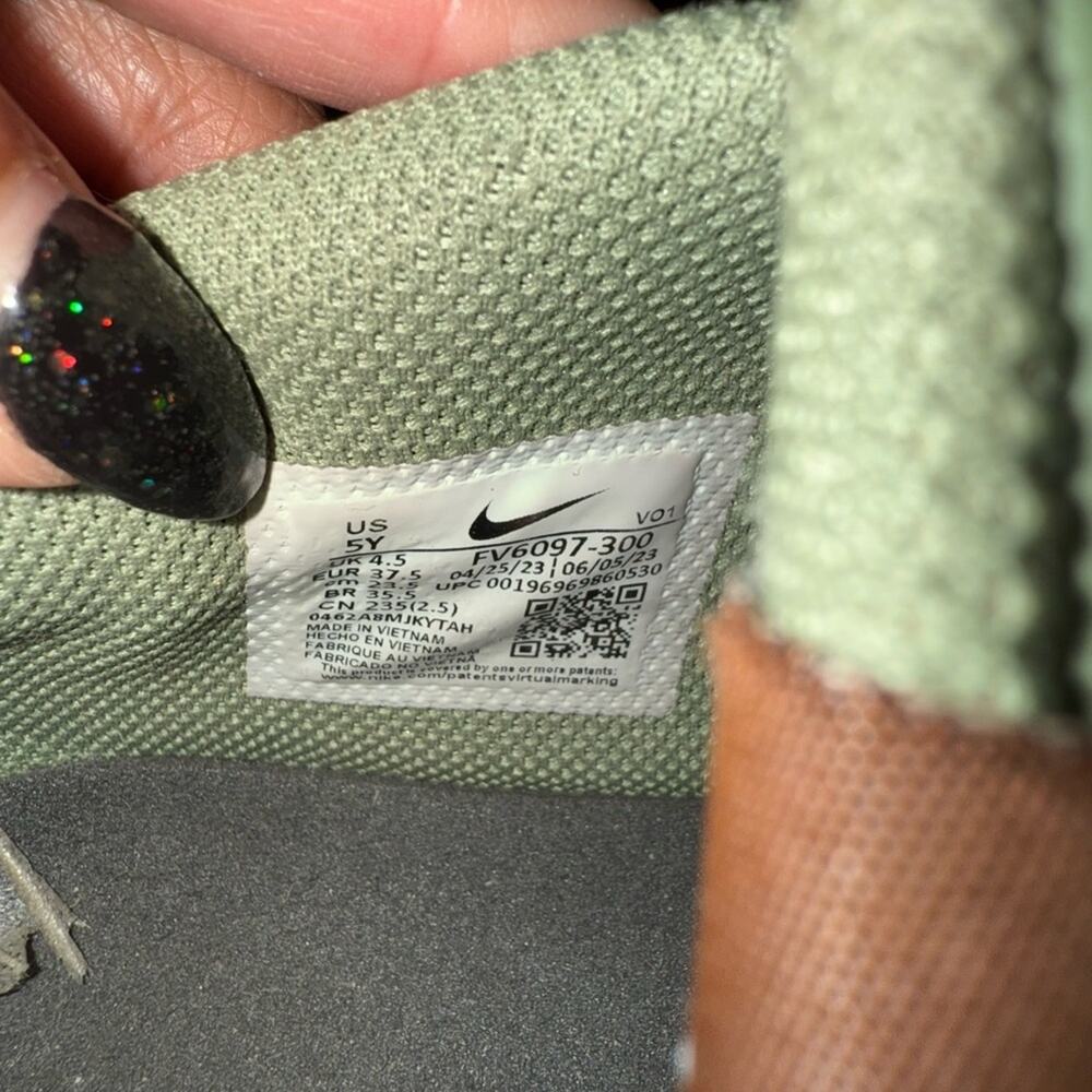 NIKE JA MORANT JA 1 ZOMBIE LIME BLAST/OIL GREEN BLACK HEMP - Picture 5 of 5
